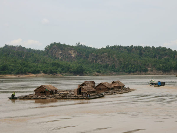 Along-Irrawaddy-river-3